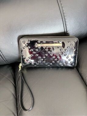 Betsey Johnson Black Patent Heart Wristlet Clutch